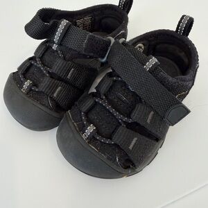 Keen Baby Black Adventure Sandals size 4